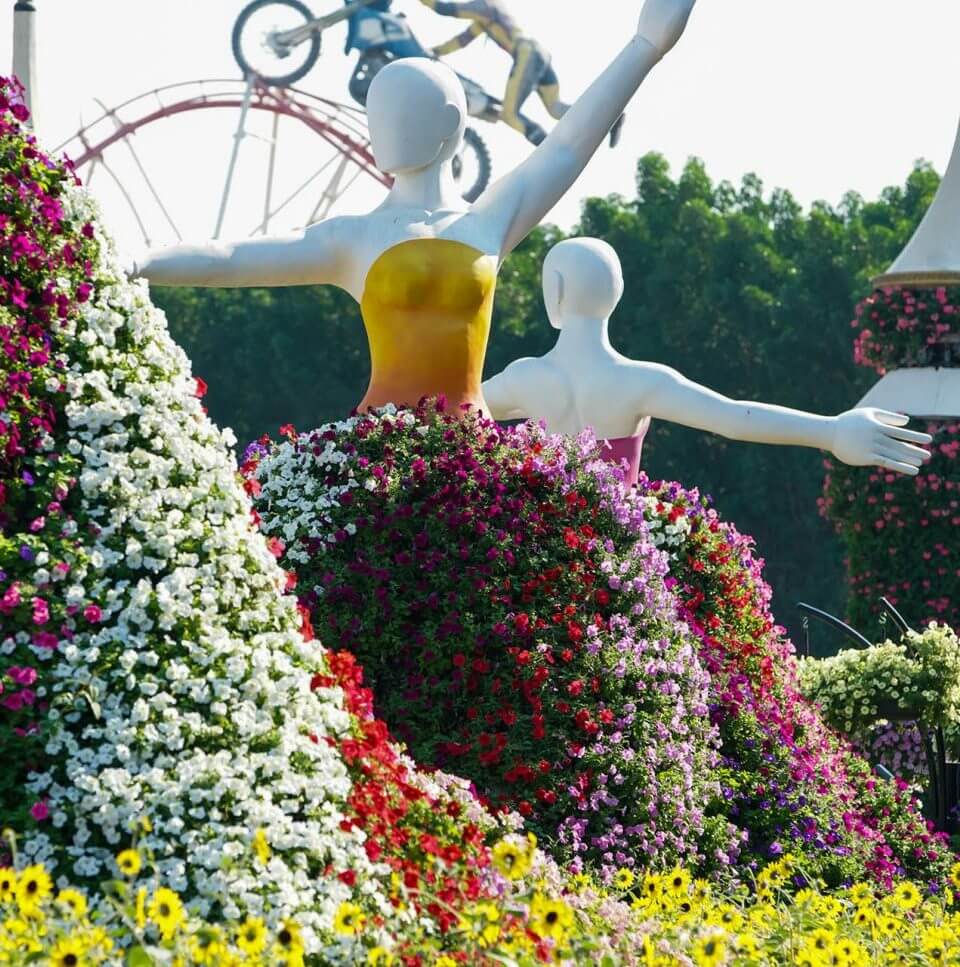 Floating Lady - Miracle Garden (3)