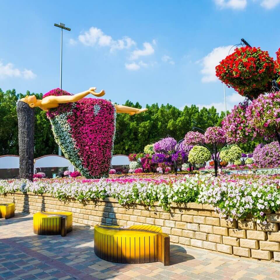 Floating Lady - Miracle Garden (4)
