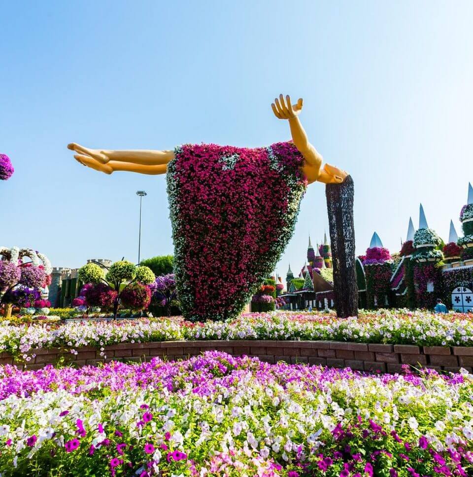 Floating Lady - Miracle Garden (5)