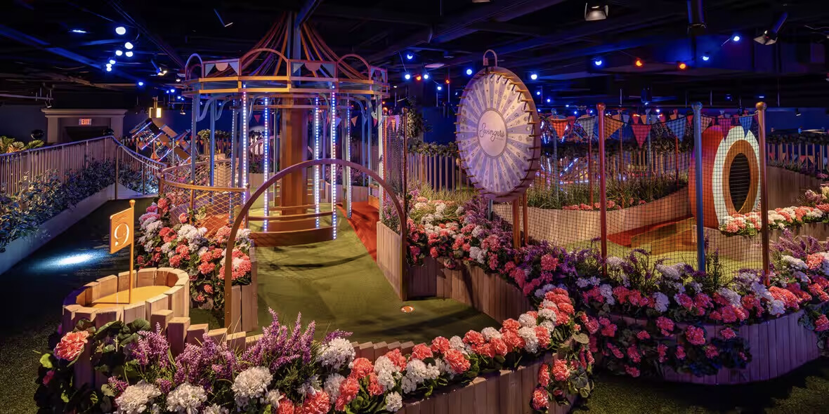 مینی گلف Swingers Crazy Golf