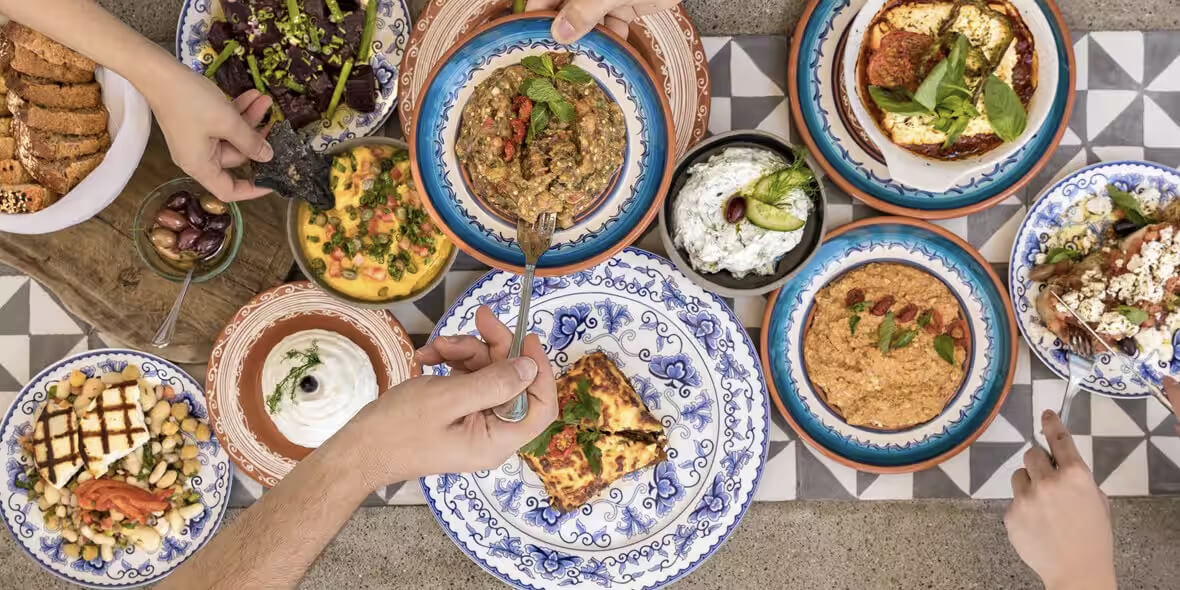 رستوران یونانی Mythos Kouzina & Grill در دبی
