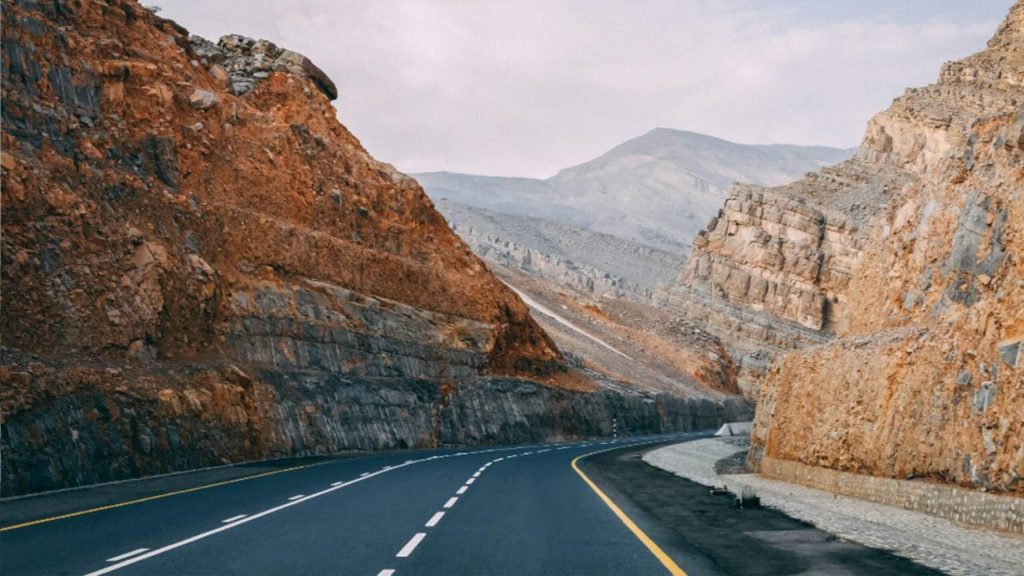 road-trip-to-the-serene-mountain-town-of-Hatta