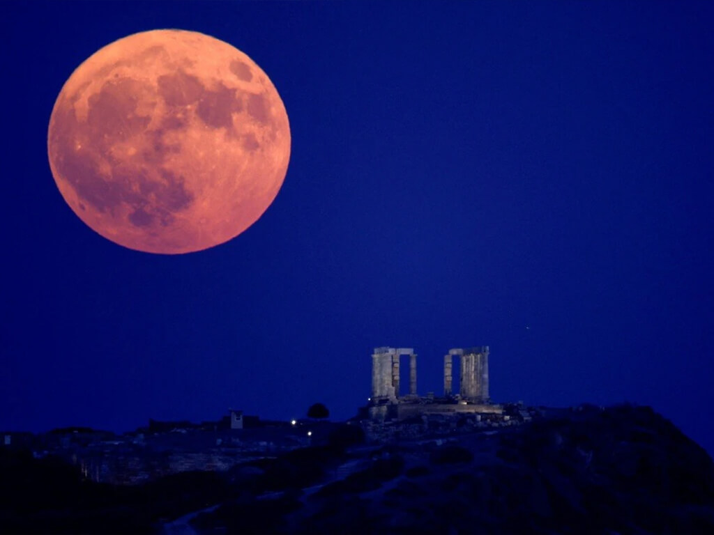 Beaver Supermoon