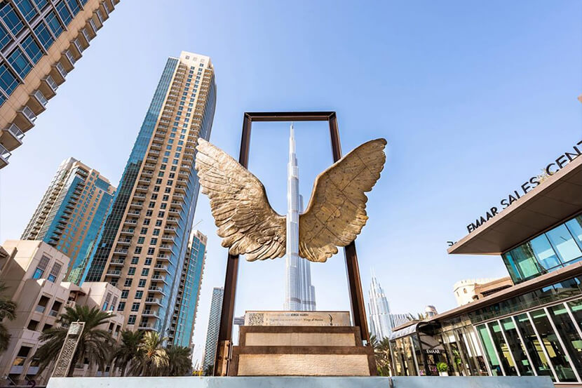 The-Wings-of-Mexico-statue