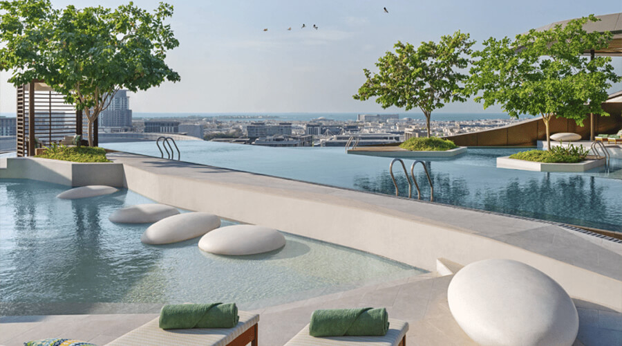 Noia-by-the-Pool
